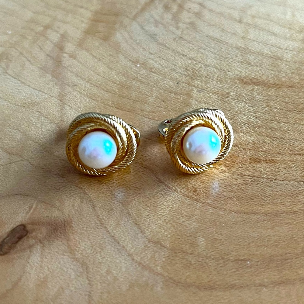 Vintage Faux Pearl Clip On Earrings